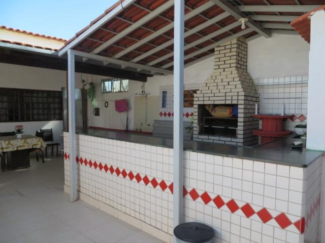 Vendo casa 3 quartos, uma suíte com churrasqueira. Estudo troca apartamento 3 quartos - Foto 2