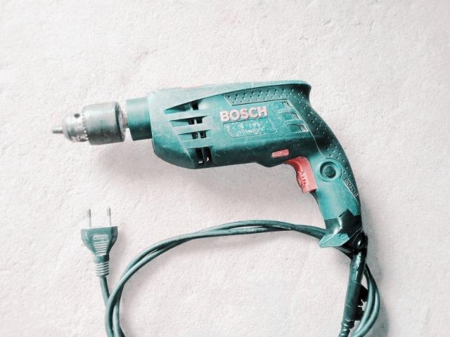 Vendo uma furadeira Bosch