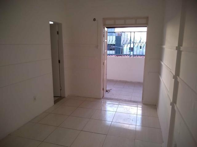 Ótima casa Itapuã rua pública - Foto 2