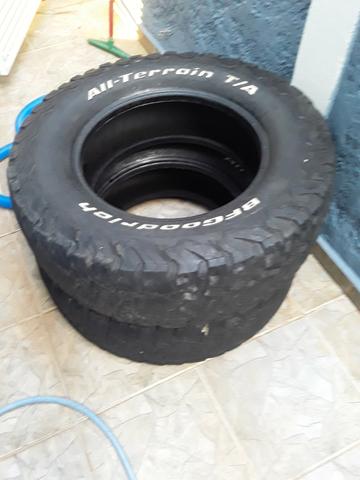 2 pneus bf 265/70/17 apenas 200 reais