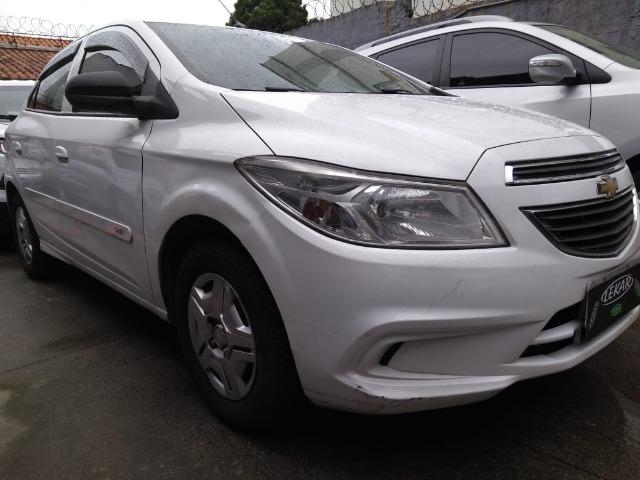 Gm -Onix LT B.Couro+multimidia+GNV Financiamos Sem Comprovação de Renda - Foto 4