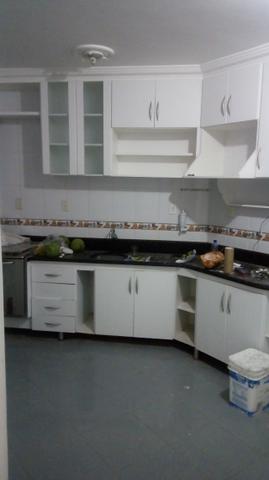 Casa de 4/4 com piscina no condominio