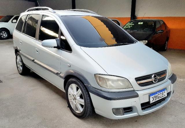 Zafira 2.0 Elite, Aut, 7 Lugares, GNV, Top, Financio!