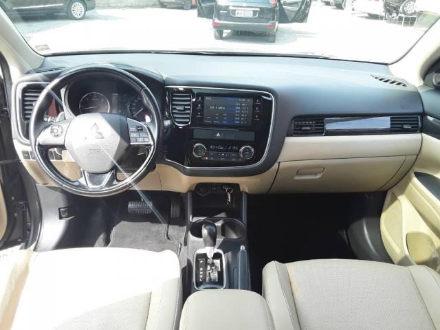 Mitsubishi Outlander 2.2 - Foto 11