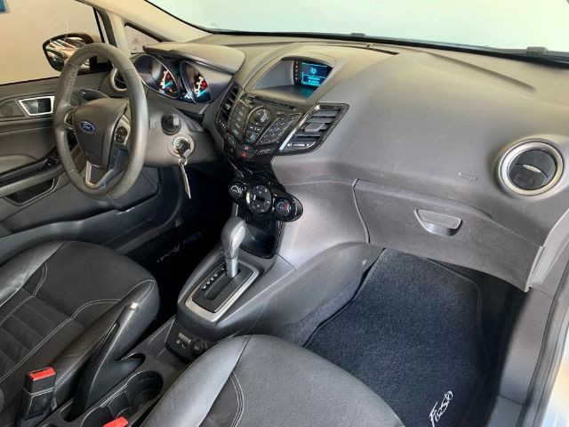 Ford Fiesta Hatch Titanium 1.6 automático 2015, apenas 45.000km, Único dono - Foto 17