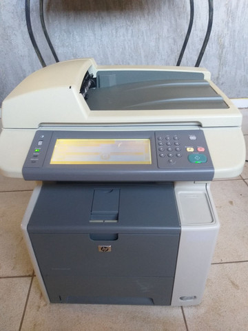 Impressora e copiadora HP p3027 bem conservada com toner novo - Foto 2