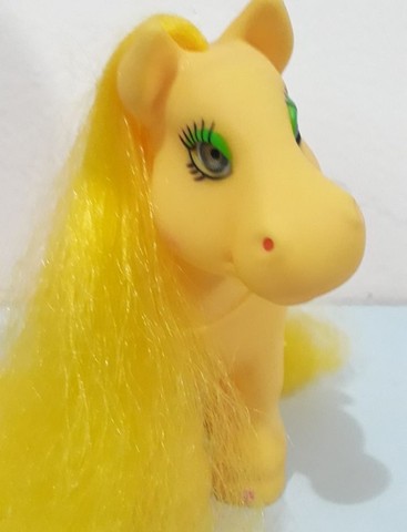 My Little Pony amarela da Hasbro como Nova  - Foto 5