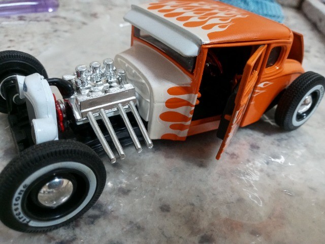  Ford Model A 1929 1/24 Laranja HD Custon Harley-Davison