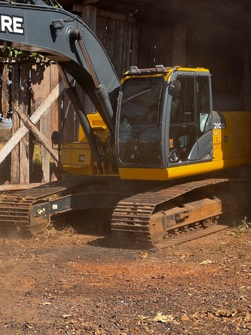 Escavadeira Hidráulica 210G *Semi-nova*