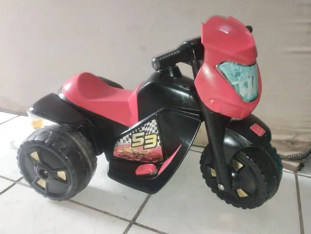 Moto Triciclo Infantil Elétrico Bandeirante Câmbio Frente e Ré Bateria 6V  até 25kg CB600