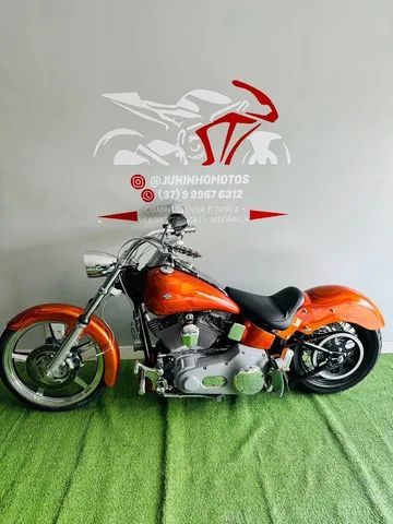 Motocicleta Harley Davidson softail 