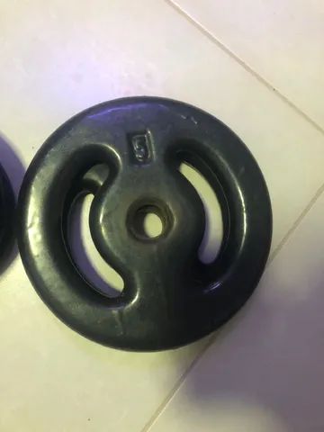 Barra e Anilhas Emborrachadas de Academia - Foto 5