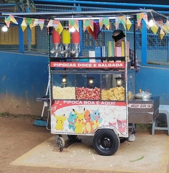 Carrinho de pipoca e churros