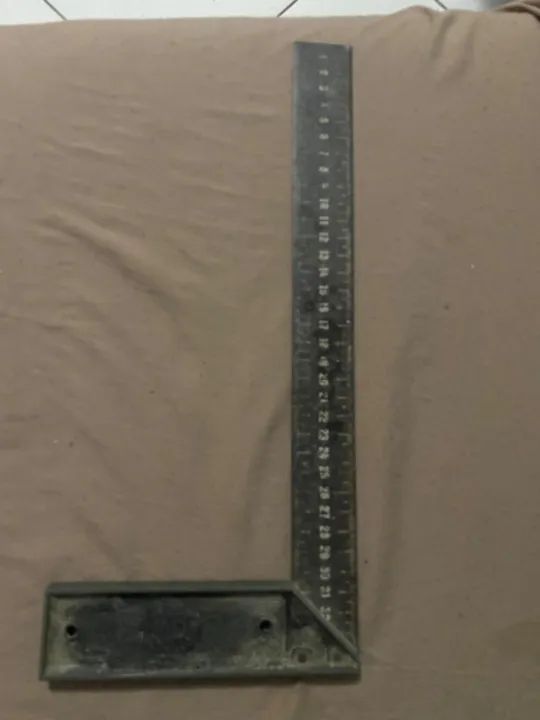 Carpenter's Square64985883542913120