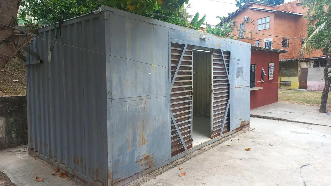 Conteiner OBS DESMONTAR E RETIRAR . SÓ SAI DESMONTADO DEVIDO AO ACESSO