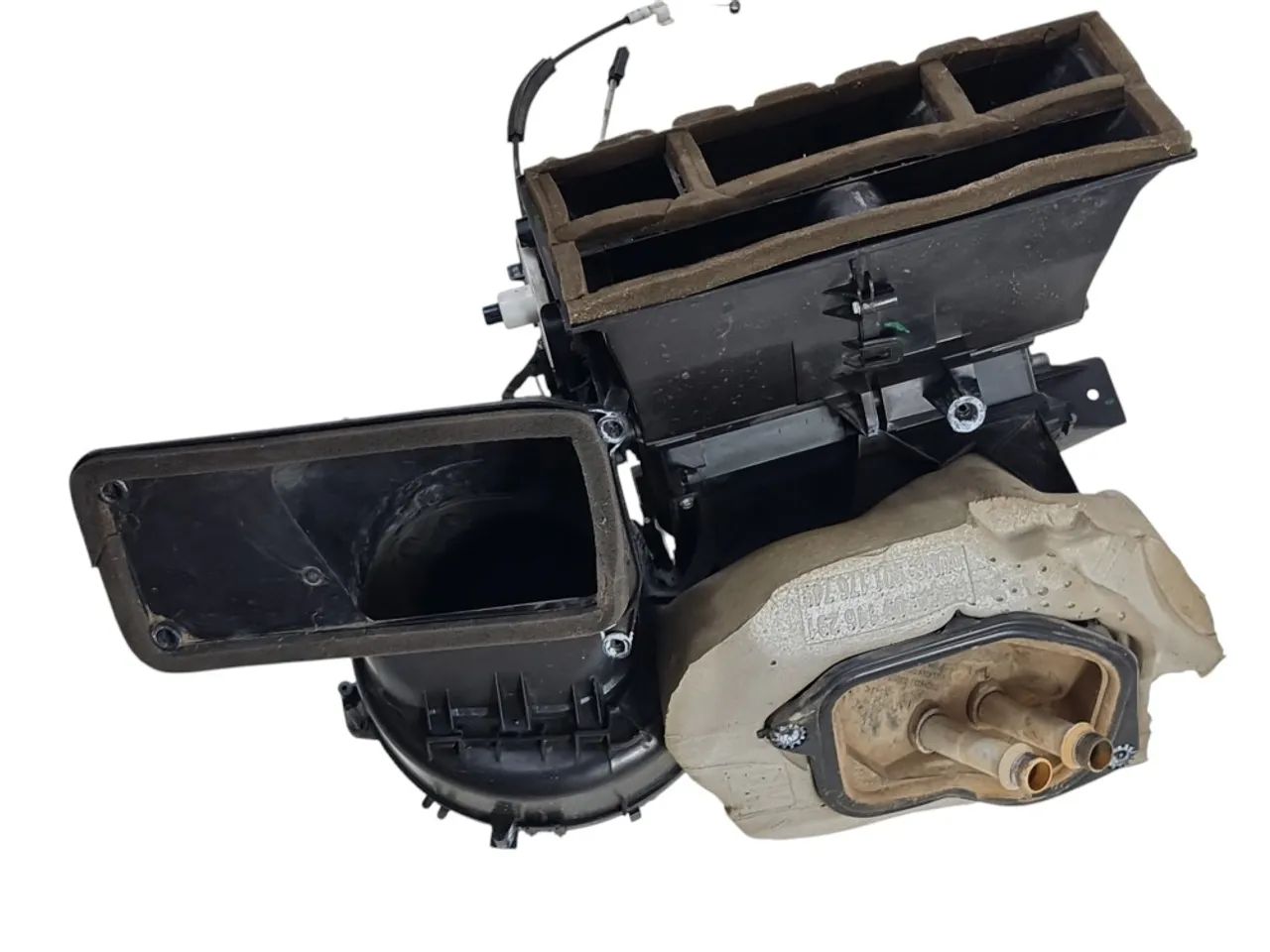 Caixa Ar Quente/frio Gm Corsa Montana 2007 A 2011  *