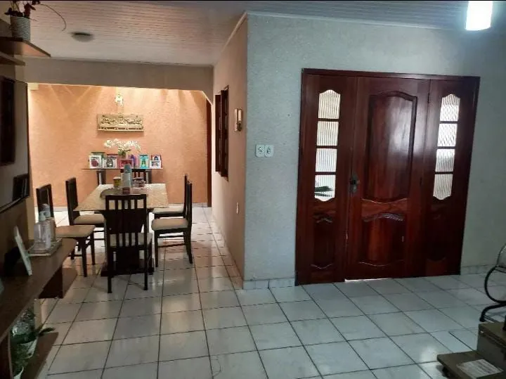 Casa à venda em Brasilândia.