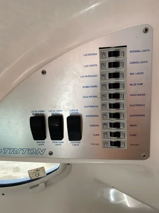 Lancha Triton 29.5? - 300HP Volvo Gas - Foto 8