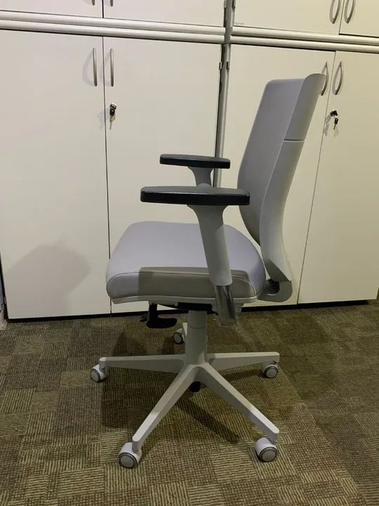 Cadeira Presidente Giratória  - Foto 2