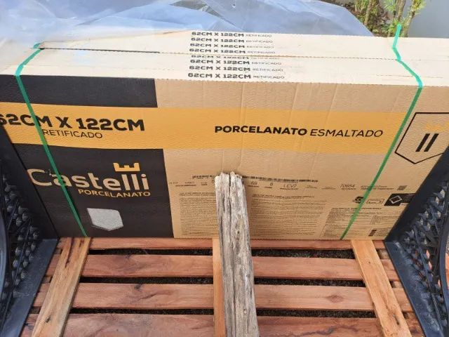 Vendo Revestimento de Porcelanato 62 x 122