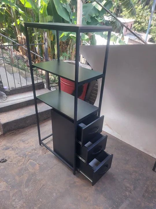 Estante com gaveta 