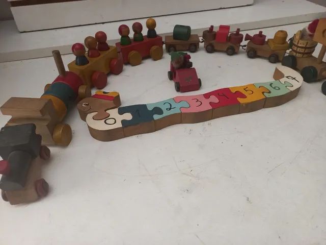 Conjunto antigo madeira trenzinho e centopeia  - Foto 4