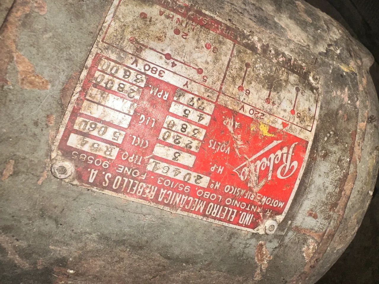 Motor trifásico antigo muitos anos parado 3HP 3600rpm fotos reais liguei funcionando  - Foto 4