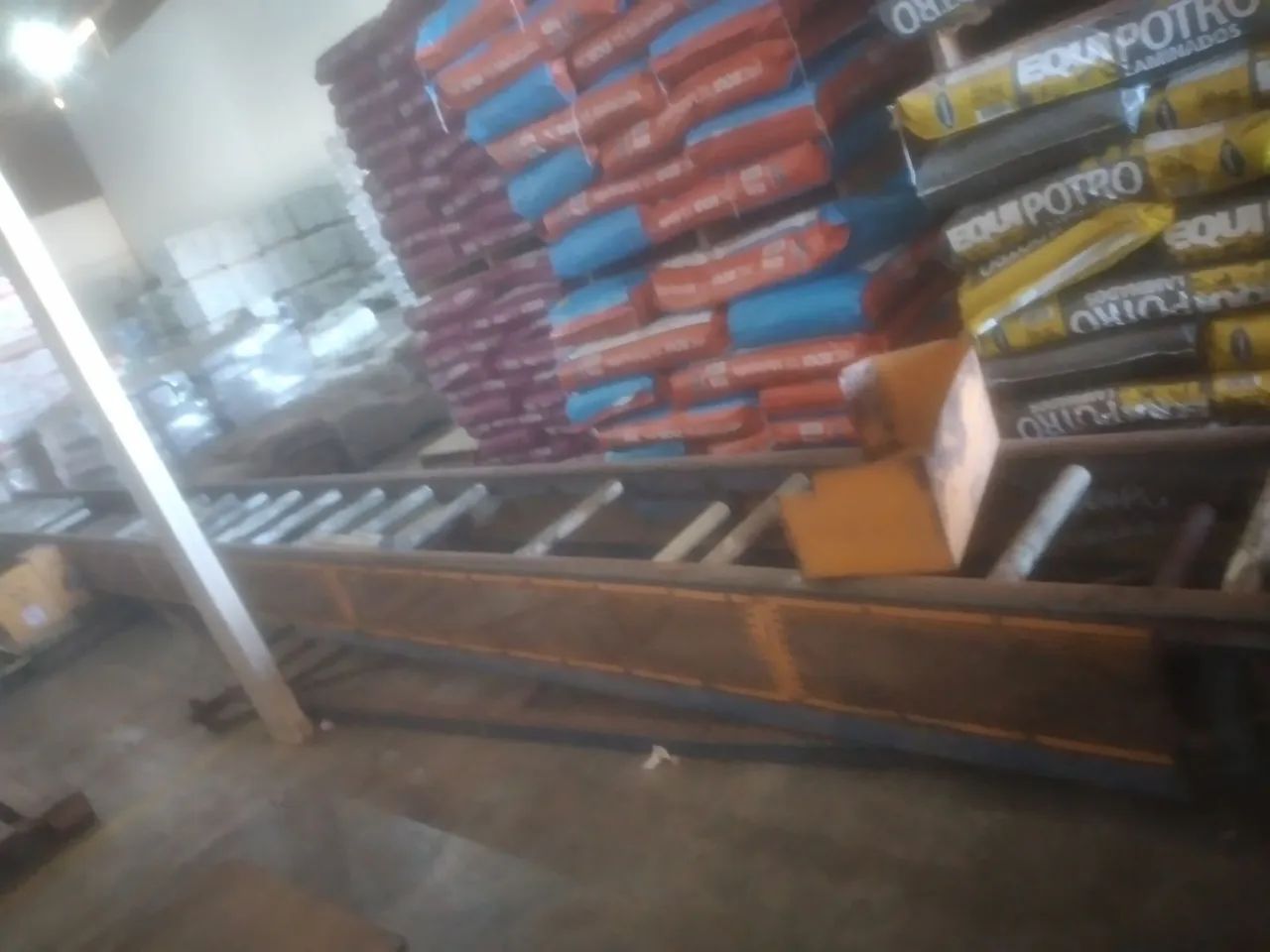 Esteira transportadora sem motor, para reforma.