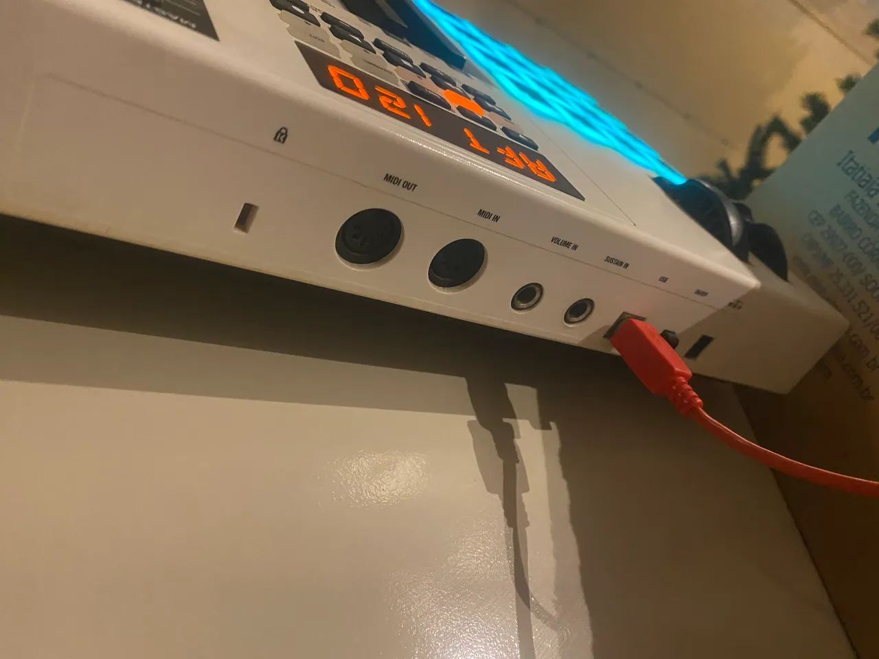 Controladora M-audio code 61 brinde Yamaha hs864840800863618121