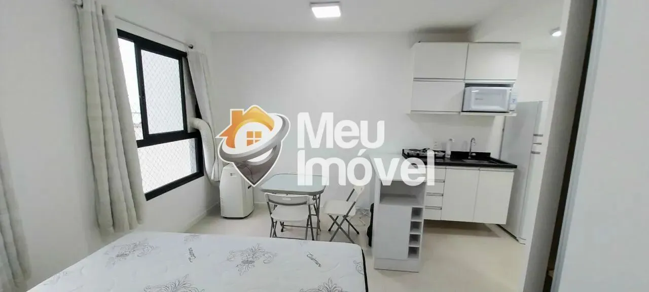 Studio Liberdade com 6 anos de uso, mobiliado.