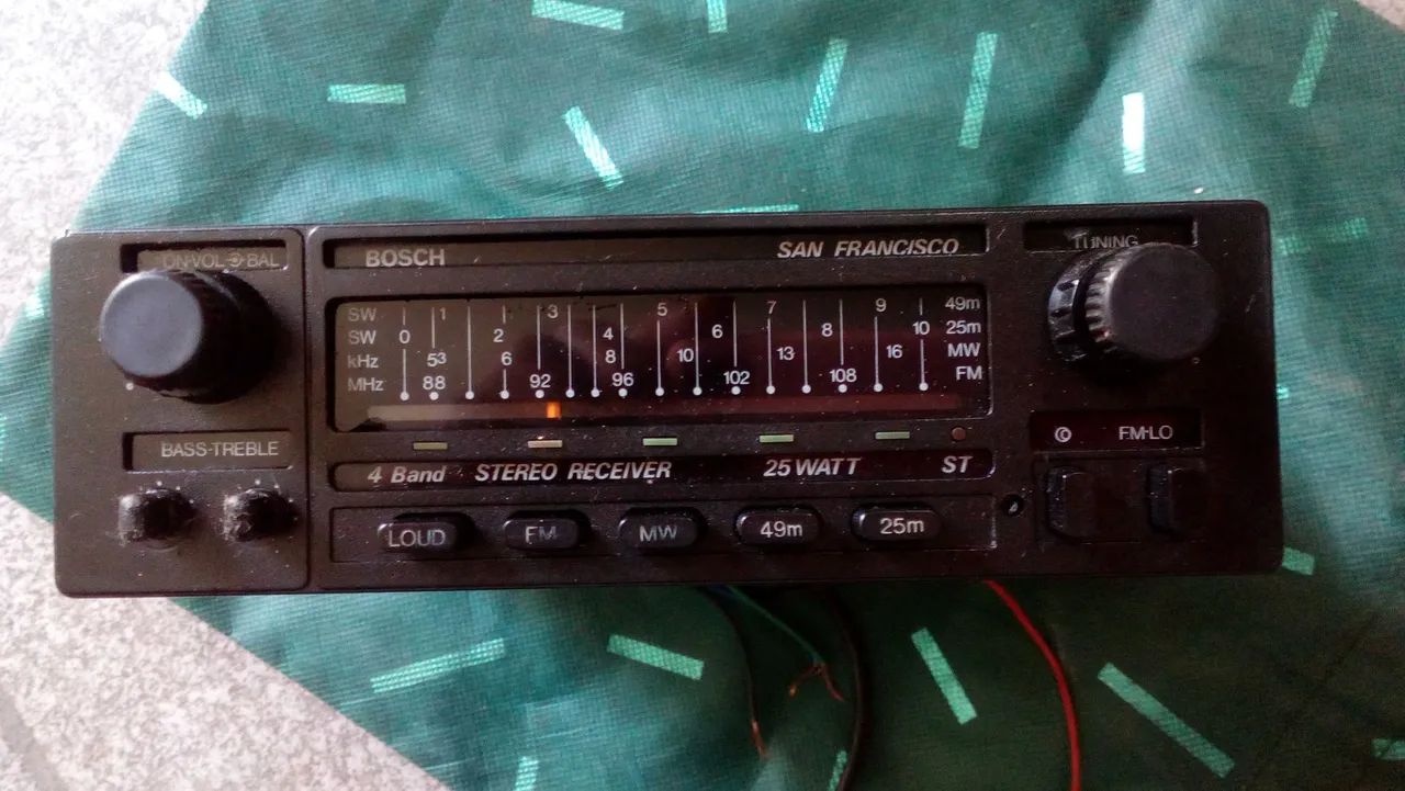Rádio Automotivo Bosch San Francisco AM/FM 4 Band Stereo Receiver 25 Watt - Foto 2