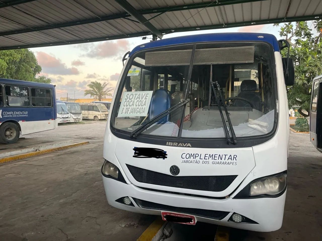 Vendo micro ônibus com praça - Foto 6