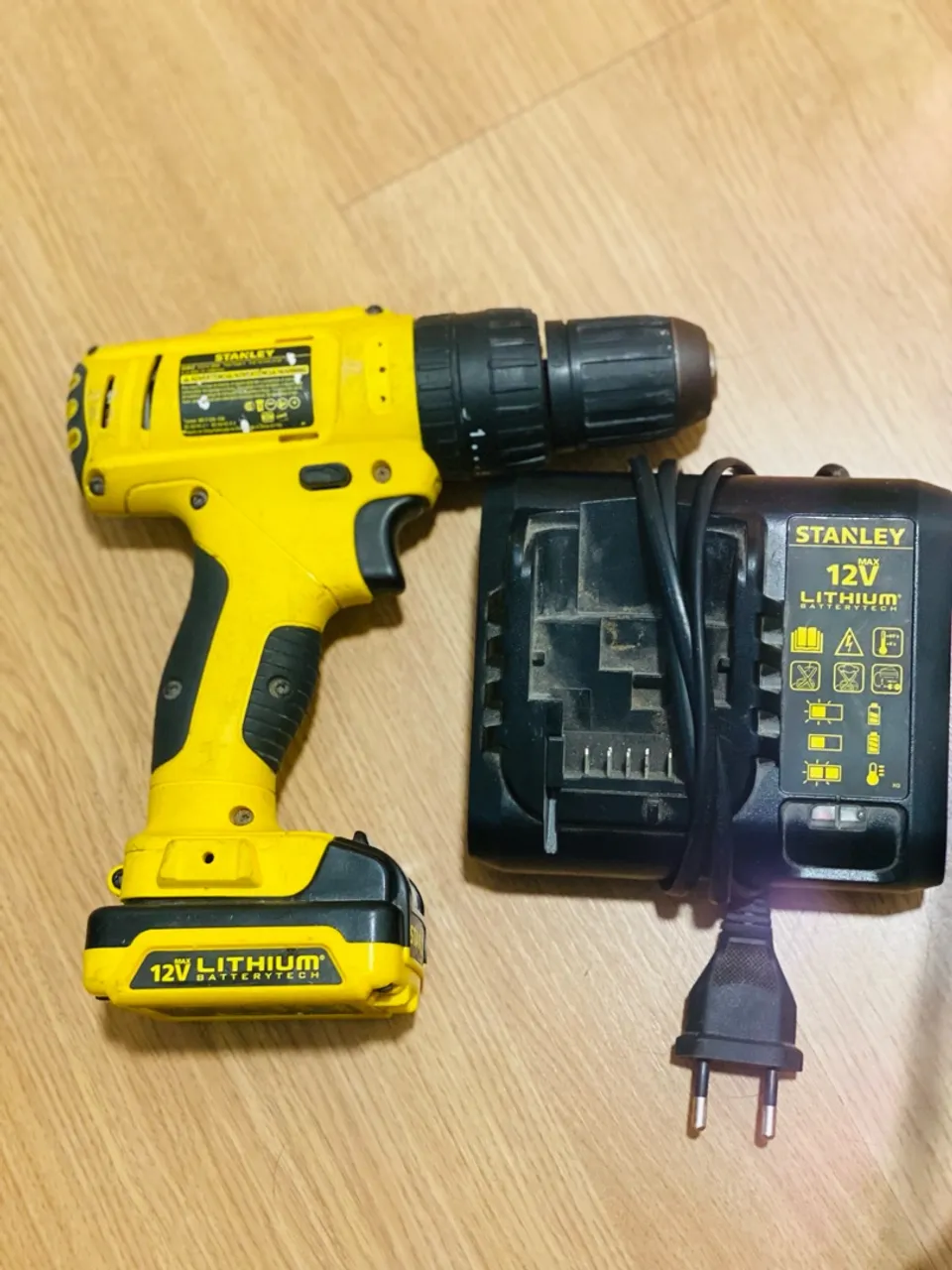 Parafusadeira/Furadeira Stanley 12V
