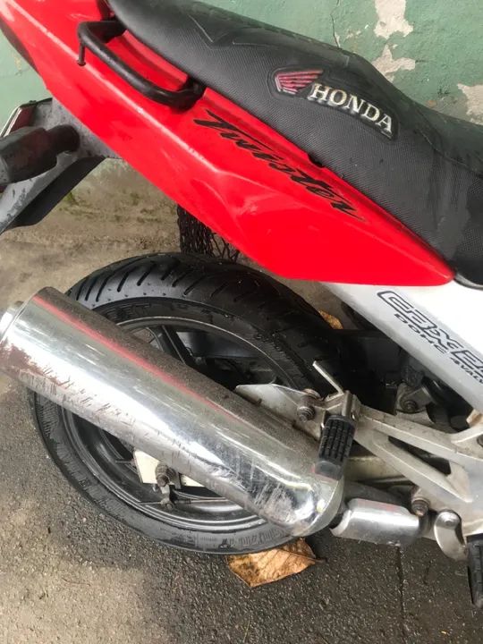 Moto Honda CBX 250 Twister - vermelha troco por bross ou tornada  - Foto 2