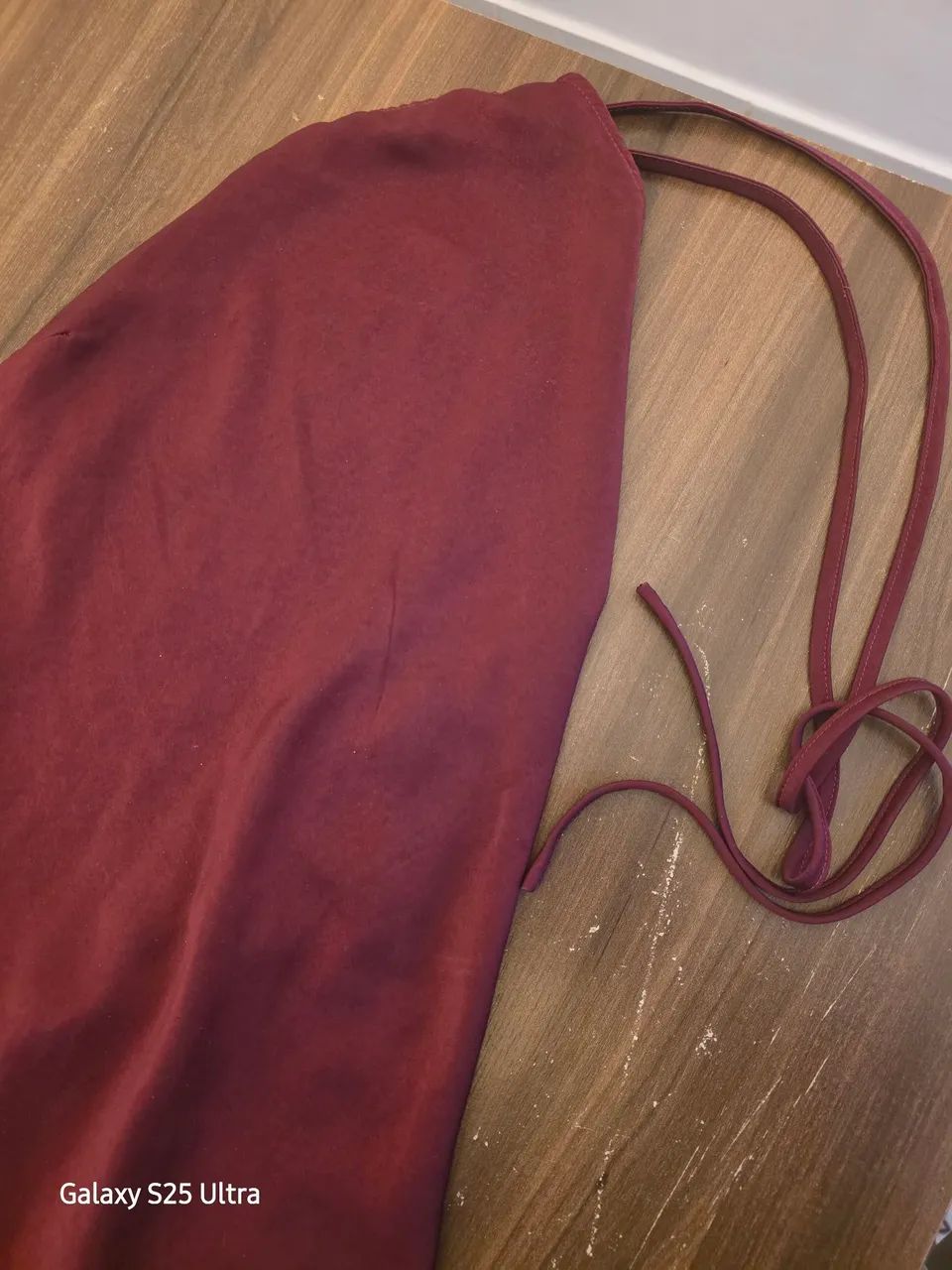 Vestido longo em tom vinho - Foto 2