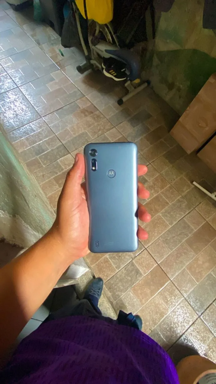 Celular motorola moto E6s entrego no endereço acompanha carregador