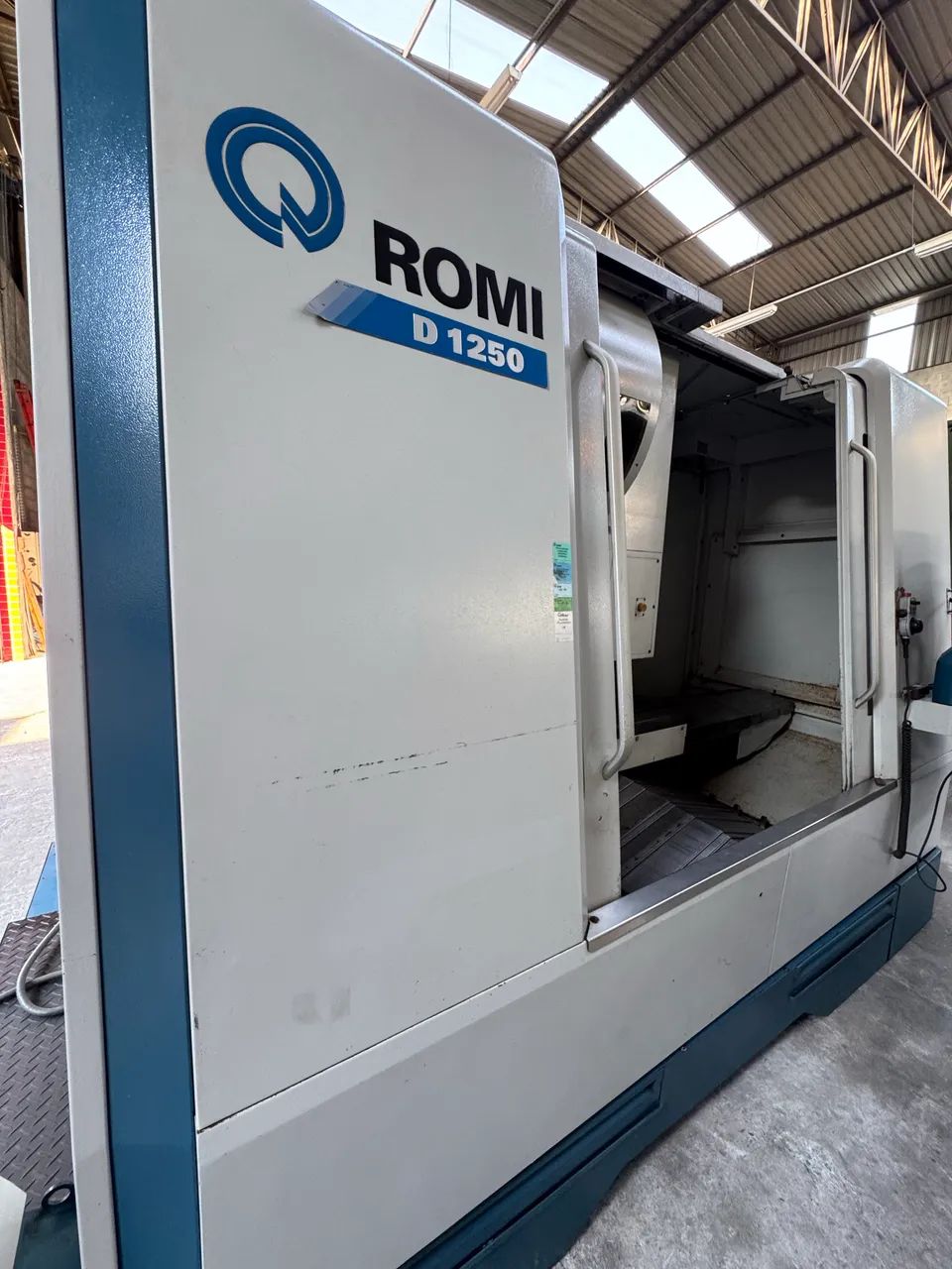 Centro de usinagem Romi 1250