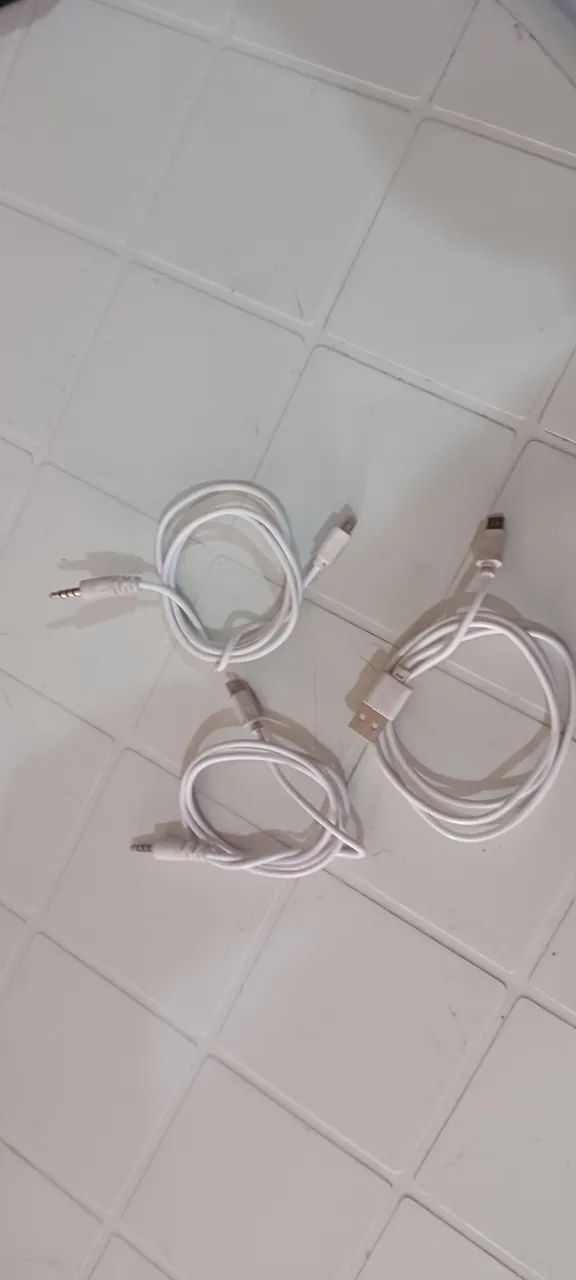 Interface live sound V8 com efeitos+ Microfone Dinâmico e cabos - Foto 4