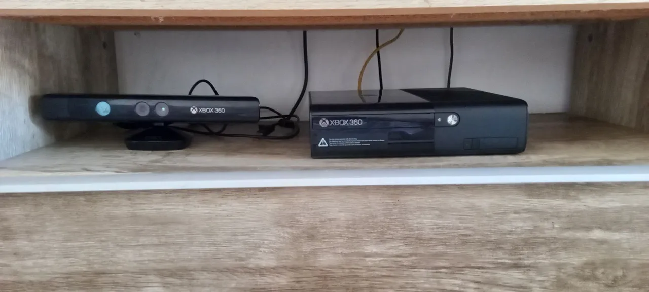 Xbox 360 com Kinect - Seminovo