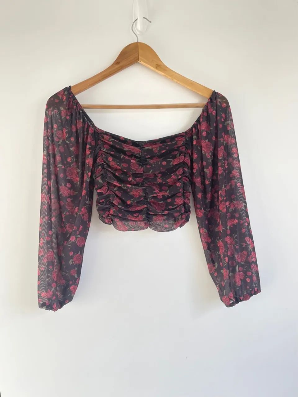 Cropped manga longa preto floral tam PP BlueSteel