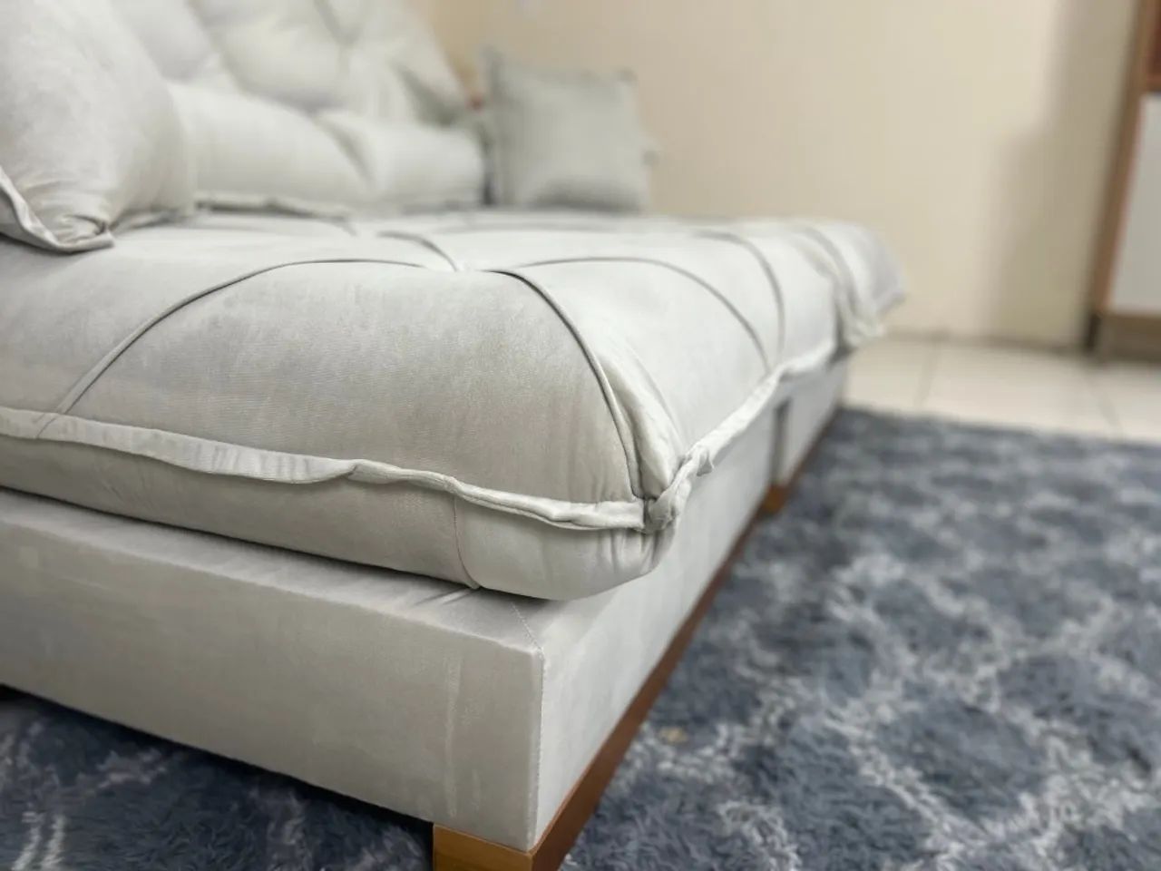 Sofá Retrátil e Reclinável Ipanema 2.50m - Bege Veludo - Foto 2