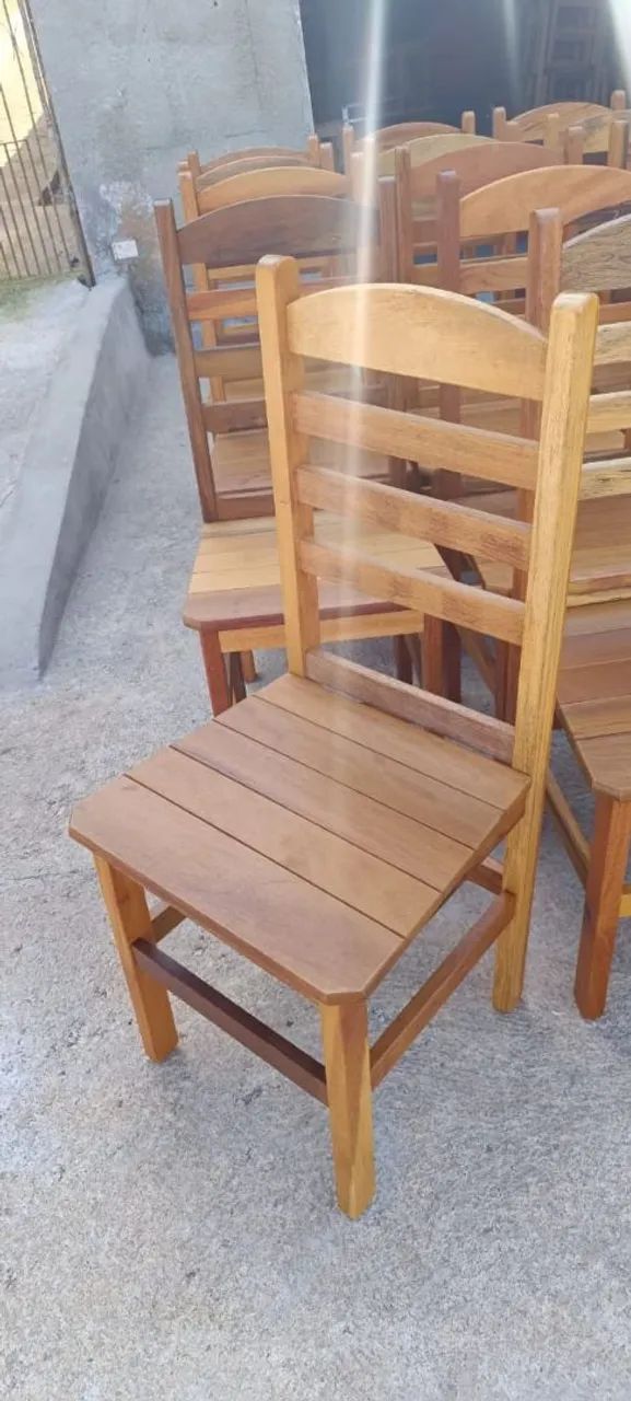 Cadeiras de madeira maciça NOVAS com uma demão de verniz $210,00 CADA no Pix a pronta  - Foto 6