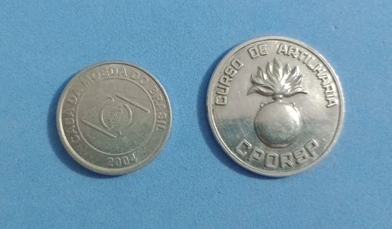 Lote com 2 medalhas antigas colecionáveis 