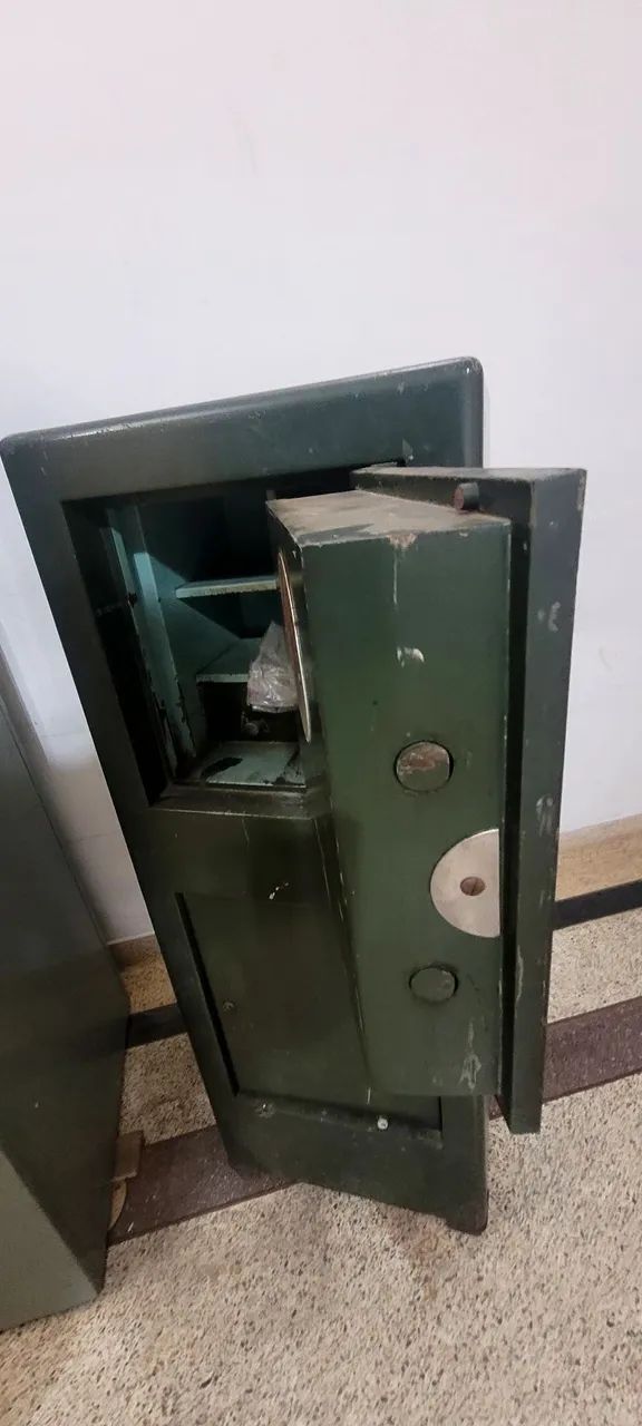 Cofre antigo fiel em excelente funcionamento  - Foto 3