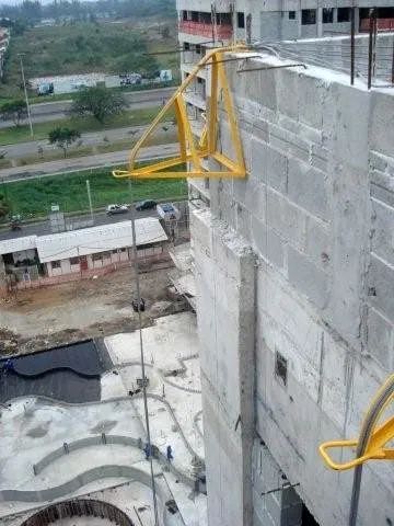 Bloqueiro serviços de pedreiro alvenaria estrutural - construção de galpão casas sobrados - Foto 4