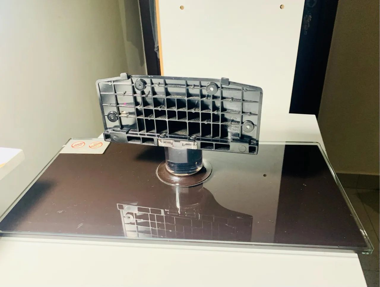 TV SMART SUPORTE COM BASE DE VIDRO