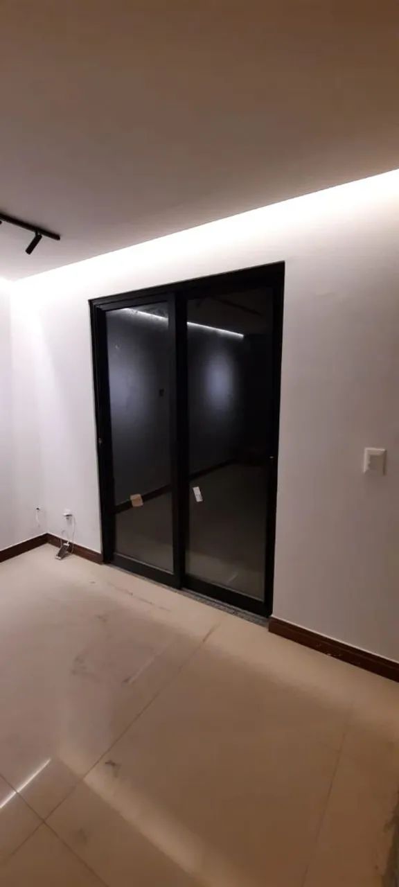 Porta em Alumínio Moderna - Lambril (PRONTO-ENTREGA) - Foto 4