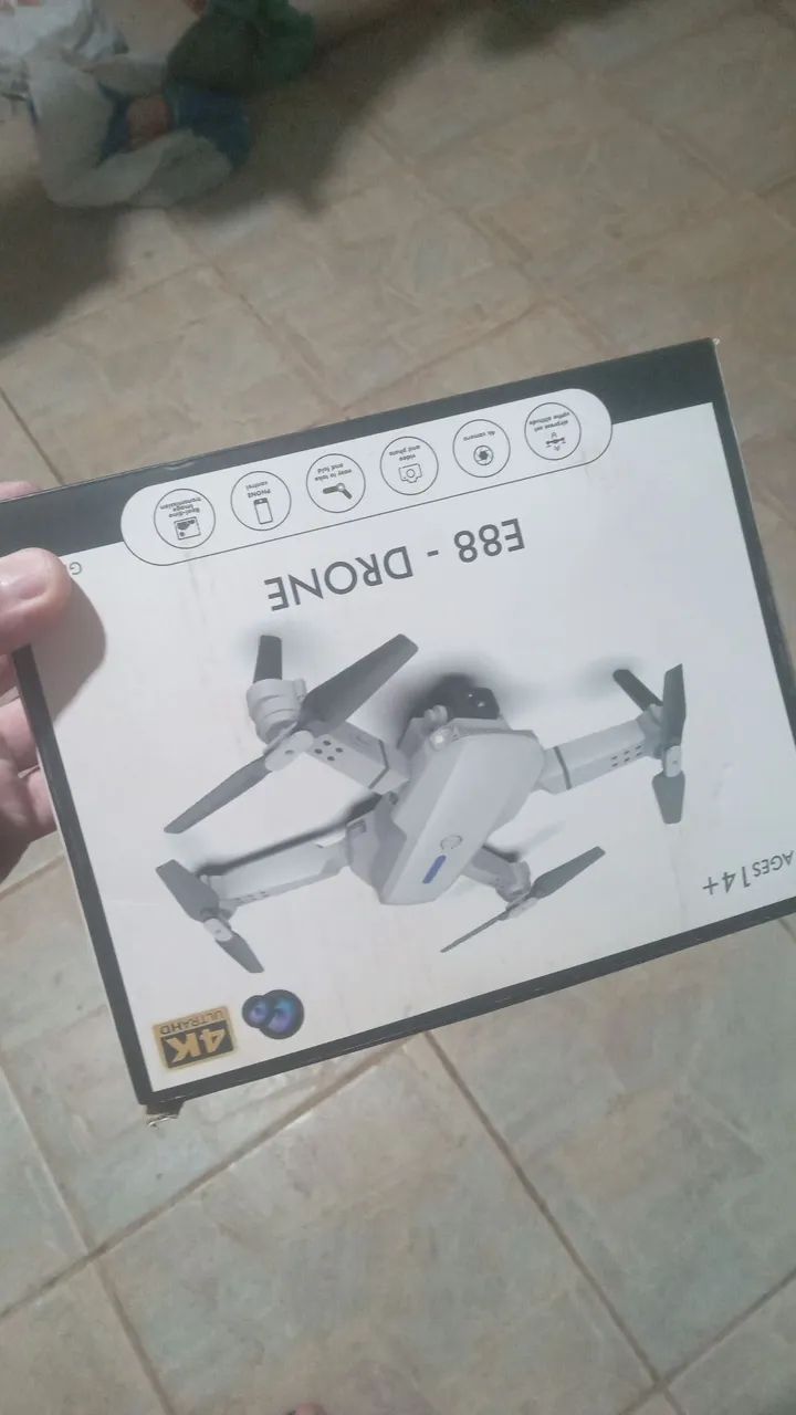 Drone E88 - 4k64313447770497121