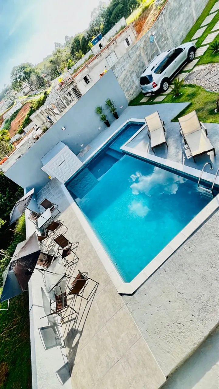 Chácara em Igaratá/SP - Piscina moderna, Wi-Fi, lazer completo em condomínio!