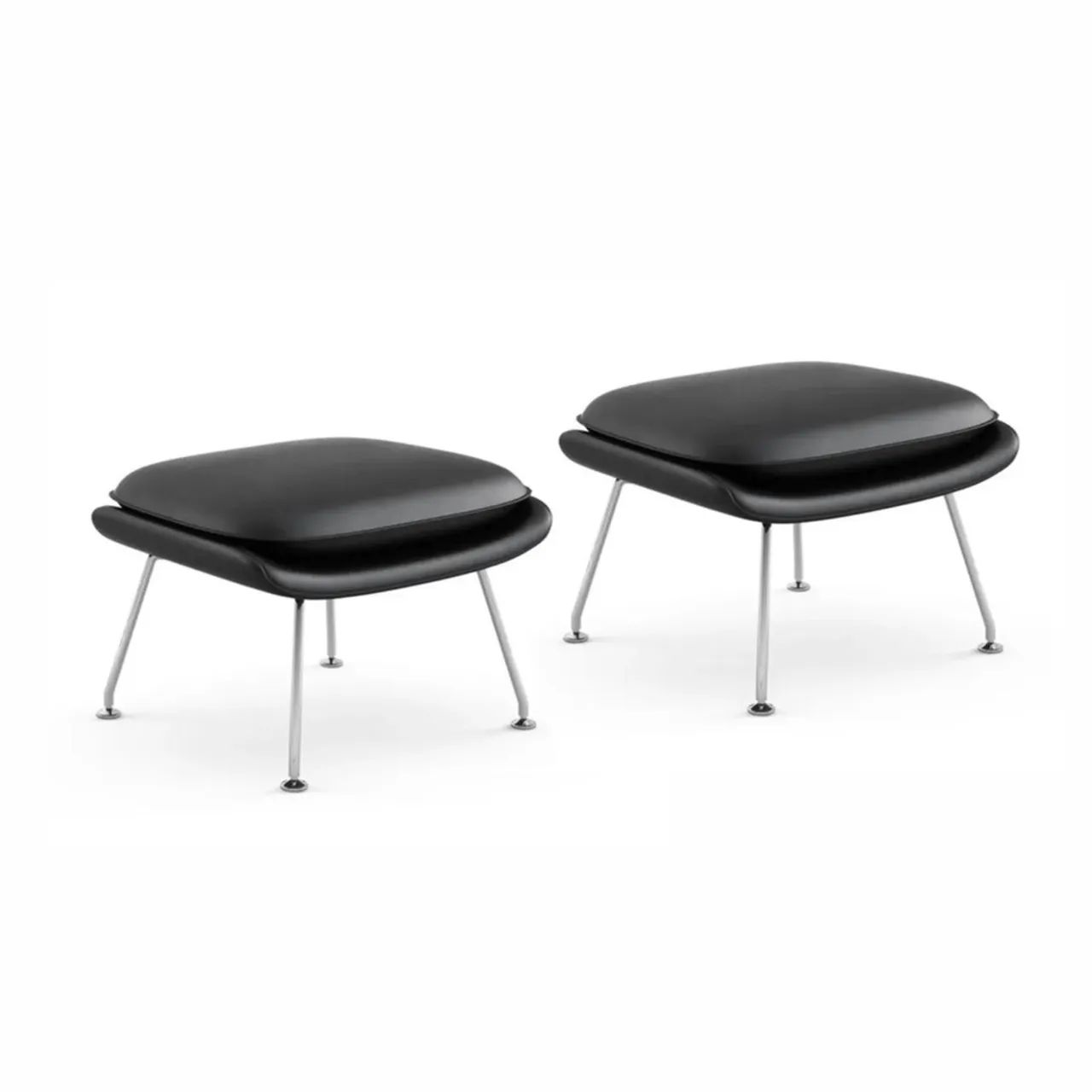 Par de Puff Eero Saarinen Womb Chair couro natural Preto